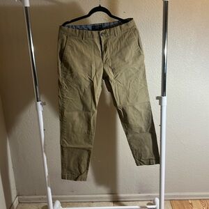 Banana Republic Mason Chinos size 33x30